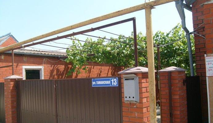 Таманская 13. Зеленая Нива реклама в станице Голубицкой.